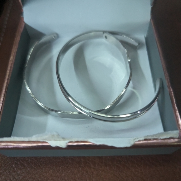 Bracelets - Picture 5 of 7